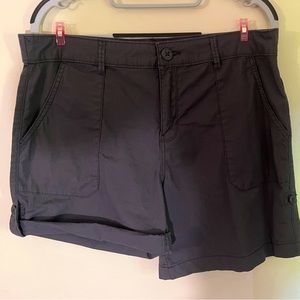 Social Sanctuary, Sz. XL, adjustable length, grey shorts.